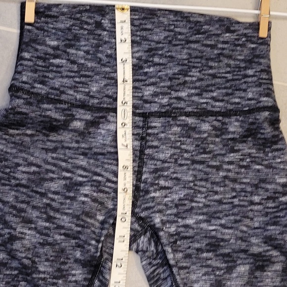 Lululemon Wunder Under Hi Rise Dramatic Static Size 4 - Picture 7 of 9